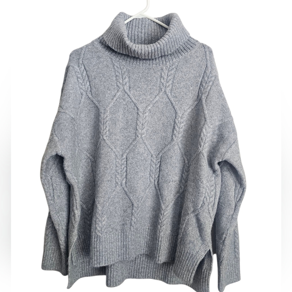 NWT Vici Gray Turtleneck Sweater Large